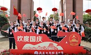附中学子致敬老兵、祝福祖国